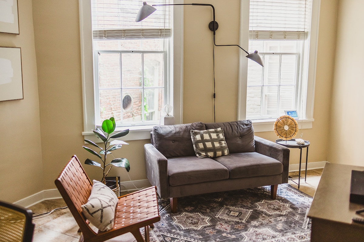 Apt #7 — Boho-Modern 2BR in Hanover building, Fredericksburg Historic District