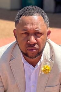 Kenji Holloway