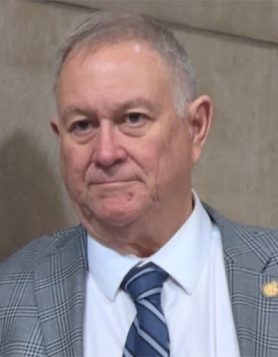 Robert Hallstrom